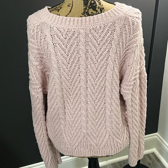 La Hearts Soft Blush V-Neck Sweater - Picture 5 of 10